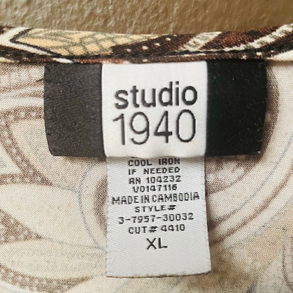 Studio 1940 top  - Picture 3 of 6